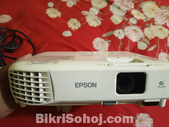 EPSON LCD PROJECTOR